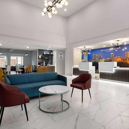 La Quinta Inn & Suites By Wyndham Ft Worth-Burleson Extérieur photo