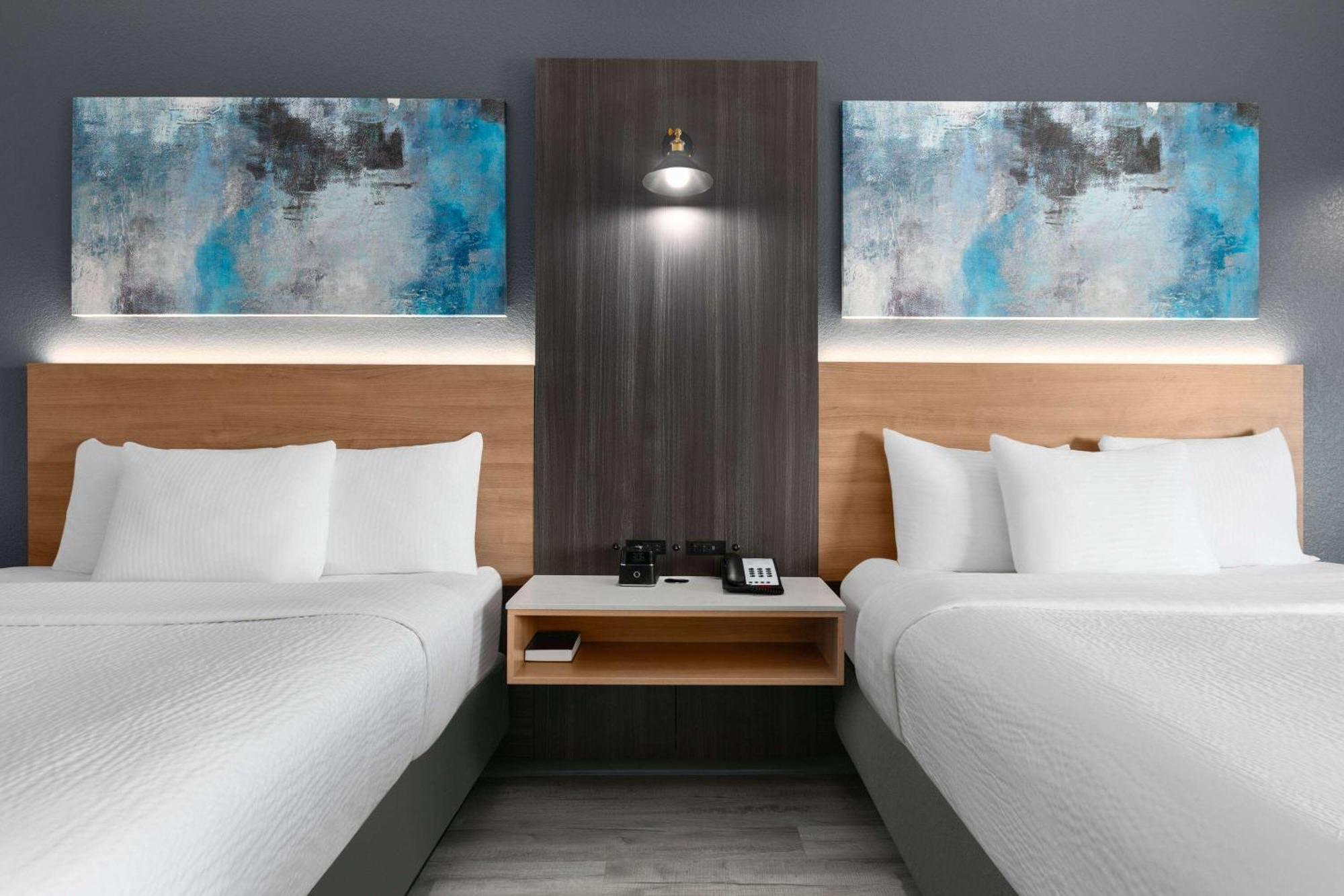 La Quinta Inn & Suites By Wyndham Ft Worth-Burleson Extérieur photo