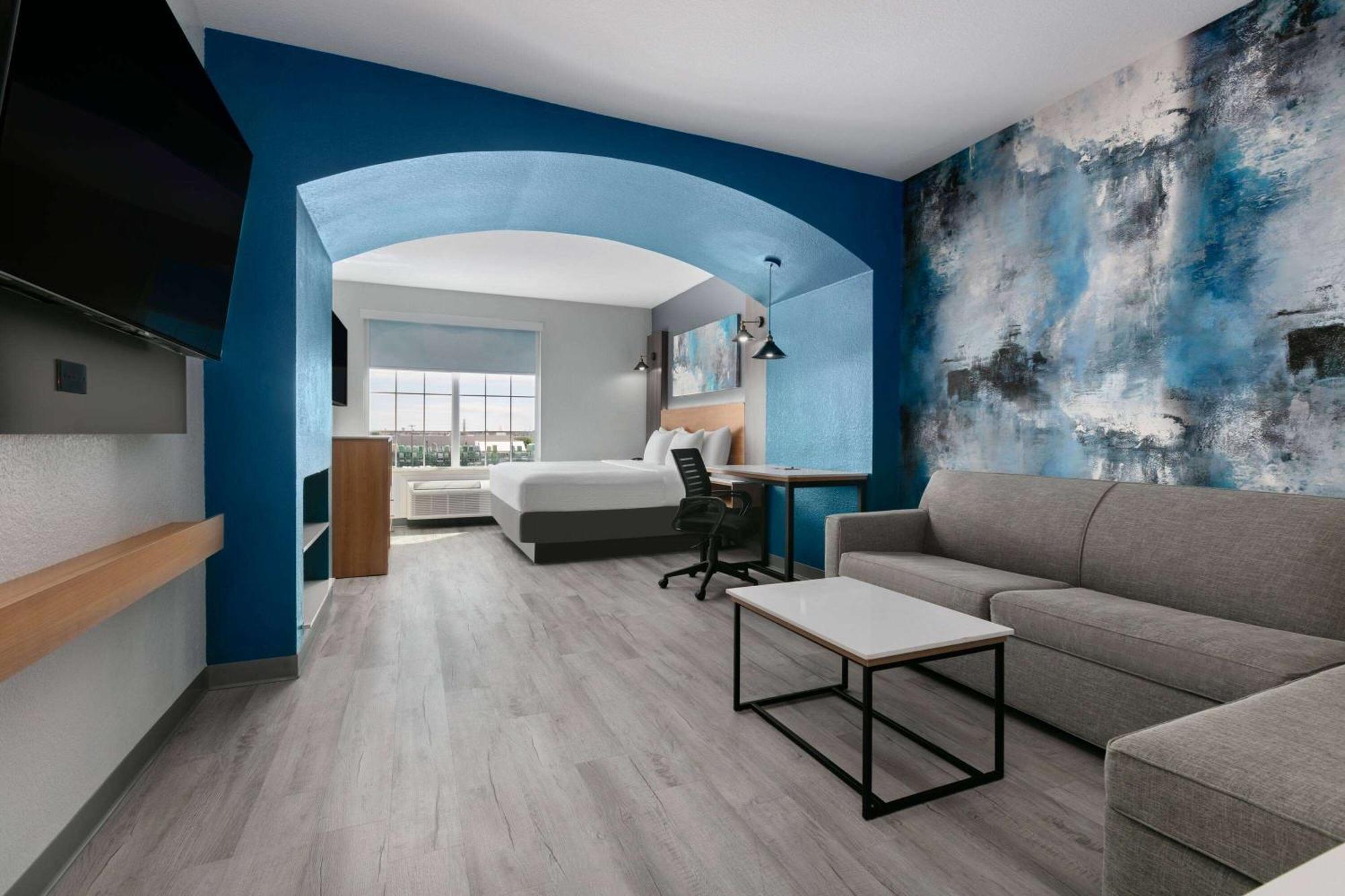 La Quinta Inn & Suites By Wyndham Ft Worth-Burleson Extérieur photo